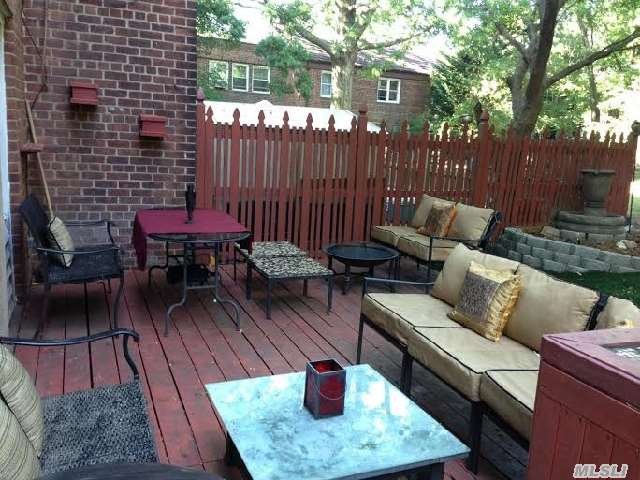 Briarwood: Spacious One Bedroom with Patio