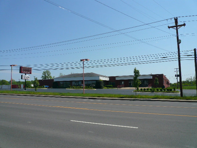 1210 Madison Street Shelbyville TN Commercial Building for Sale on 5 Acres