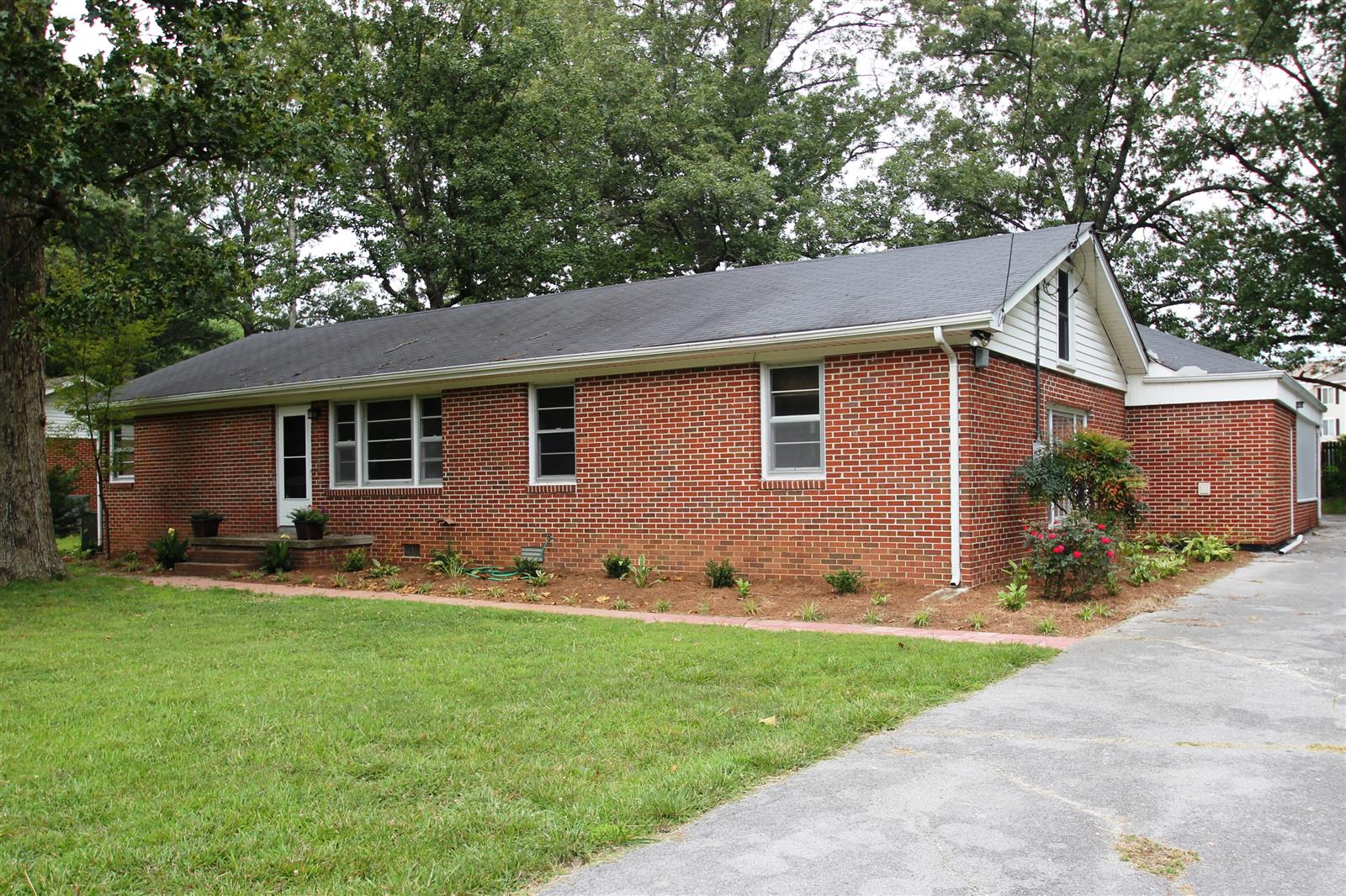 146 Stillwood Drive Manchester TN Renovated Home for Sale
