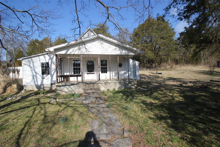 2237 Locke Creek Readyville, TN 