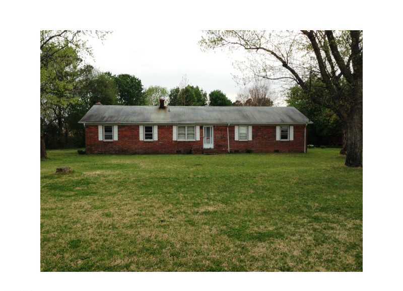 Just Listed in Hickory!
